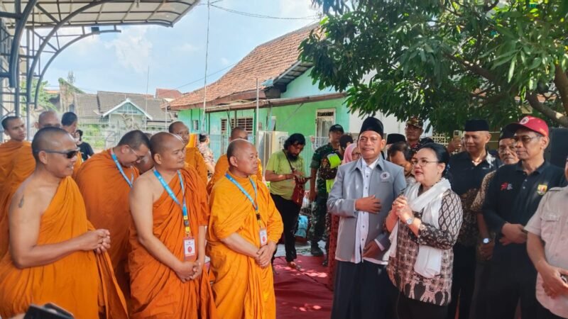 Wali Kota Agustina Sambut Biksu Thudong dengan Semangat Semarang Damai