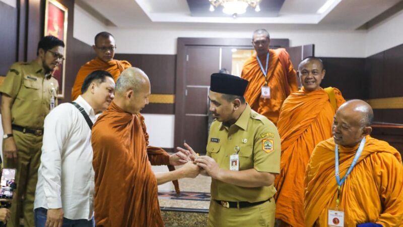 Berhenti di Semarang,Bikkhu Thudong 2026 Bawa Misi Perdamaian