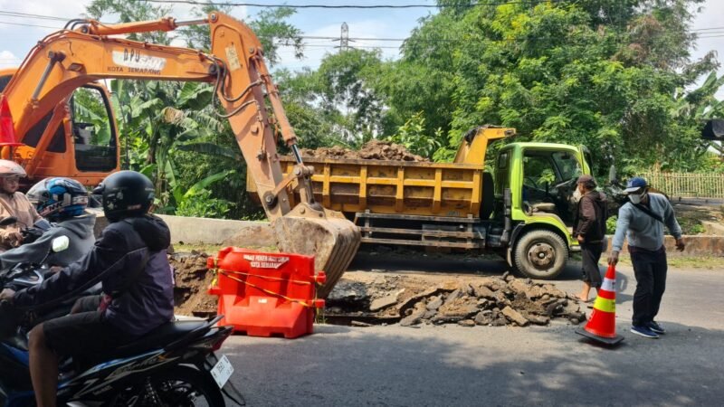 Wali Kota Semarang Agustina Wilujeng Gercep Instruksikan DPU Perbaiki Jalan Rusak Akibat Tonase Berlebih