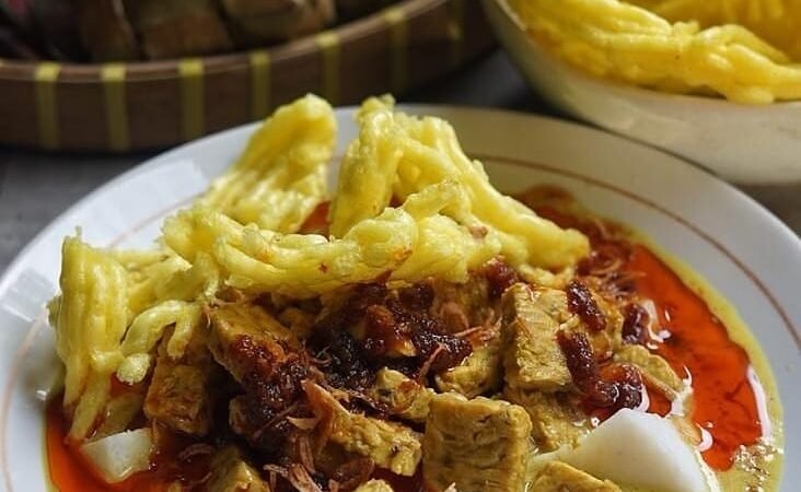 Rekomendasi Warung Enak di Slawi, Sate Kambing Muda hingga Kupat Glabed