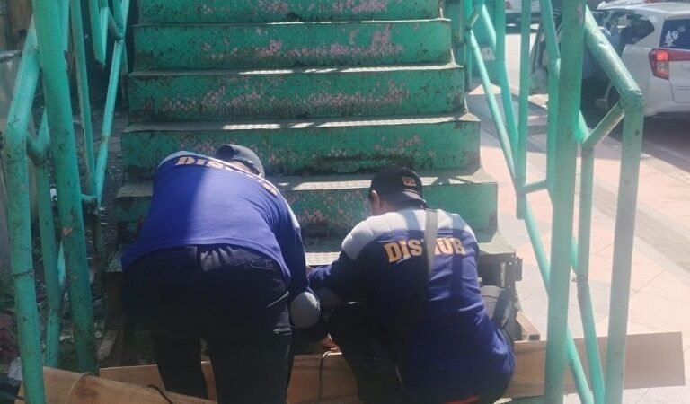 Dishub Kota Semarang Perbaiki JPO Pasar Bulu