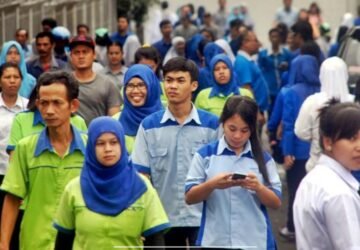 PHK Masih Membayangi Meski Ekonomi Tumbuh, Ekonom Ungkap Penyebabnya
