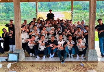 Tim PPK Ormawa BEM FIK UNNES Tingkatkan Kompetensi Pengelola Desa Wisata Sepakung Lewat Pelatihan Manajemen dan K3