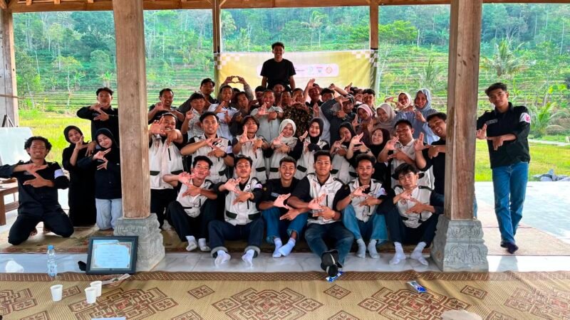 Tim PPK Ormawa BEM FIK UNNES Tingkatkan Kompetensi Pengelola Desa Wisata Sepakung Lewat Pelatihan Manajemen dan K3