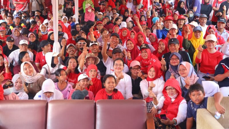 Semarakkan Jalan Sehat Muktiharjo Kidul, Wali Kota Cek Realisasi Bantuan Rp25 Juta per RT