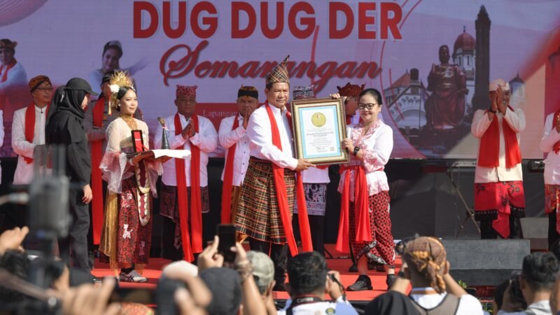 Raih Rekor LEPRID Bersama 25 Ribu Warga, Wali Kota Agustina Mempersembahkan Penghargaan bagi Warga Kota Semarang