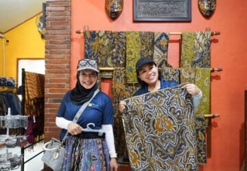 PLN Icon Plus Kenalkan Batik Lokal Borobudur, Hadirkan Dukungan bagi Kerajinan Batik Tulis Tingal Art