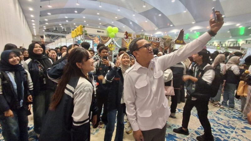 Karding Ajak Mahasiswa Undip Tak Sekadar Kejar Ijazah, Tapi Beri Dampak Nyata untuk Masyarakat