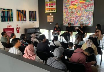 Eksplorasi Tanpa Batas Horestes Vicha: Dari Kolase Kain, Respon Karya, hingga Perjalanan Kembali ke Semarang