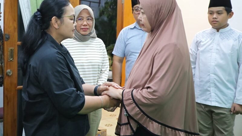 Agustina Takziah ke Rumah Korban Kebakaran Banyumanik, Dua Korban Masih Dirawat