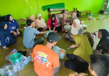 Rob Rendam Sawah dan Tambak, Warga Timbulsloko Kembangkan Akuaponik