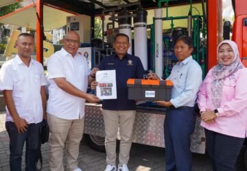 UNDIP Serahkan 5 Unit Mobile Water Treatment untuk Dukung Penanganan Bencana di Jawa Tengah