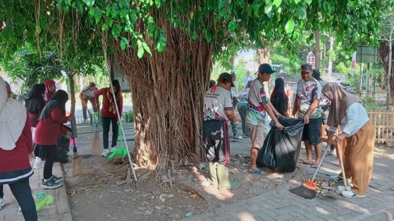 Antisipasi Banjir dan Kebakaran, Gerindra Semarang Ajak Warga Kerja Bakti Bersihkan Lingkungan