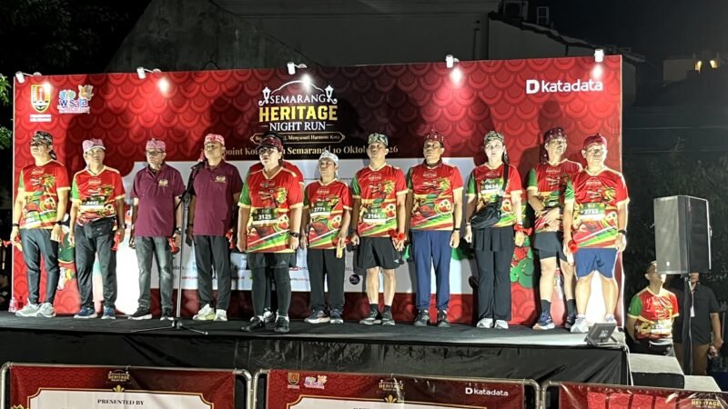 Dukung Olahraga dan Wisata Kota, PDAM Tirta Moedal Meriahkan Heritage Night Run Semarang 2026
