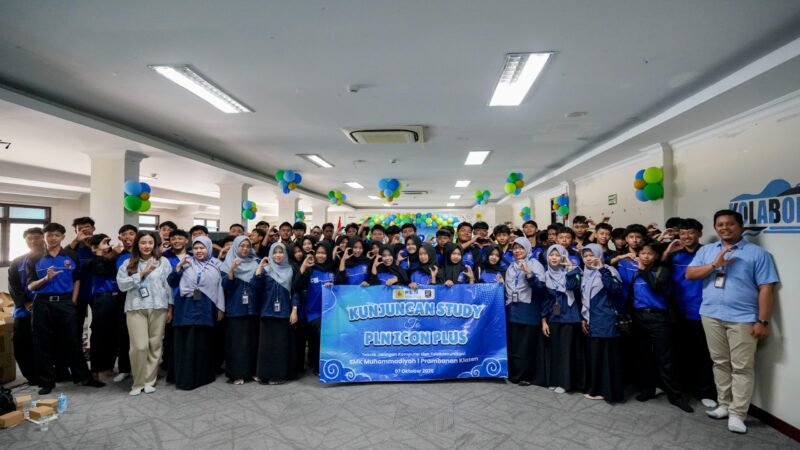 PLN Icon Plus Kenalkan Industri Telekomunikasi kepada Siswa SMK Muhammadiyah 1 Prambanan Klaten
